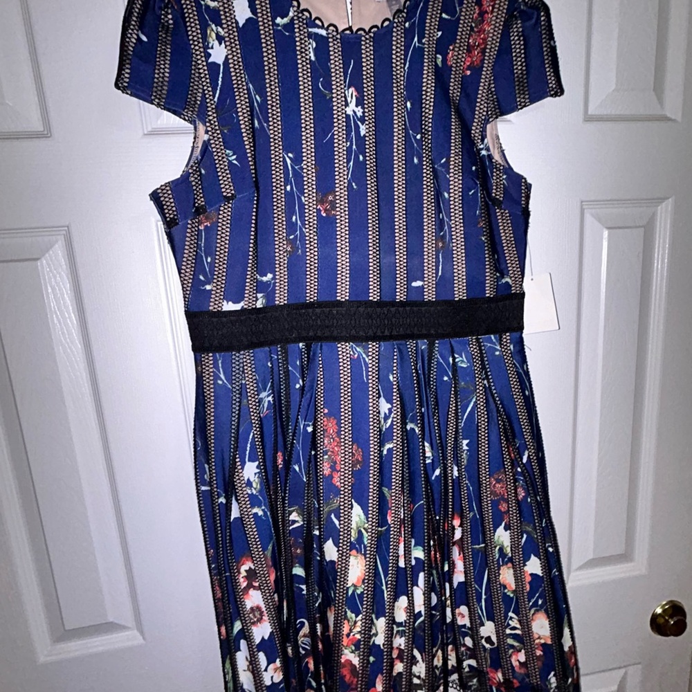 Chelsea28 Blue Floral Midi Dress